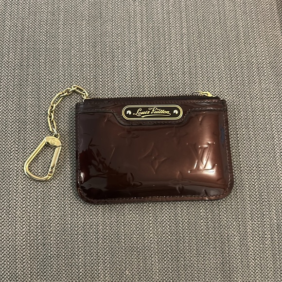Louis Vuitton Amarante Vernis Coin Key Cles - Picture 4 of 16